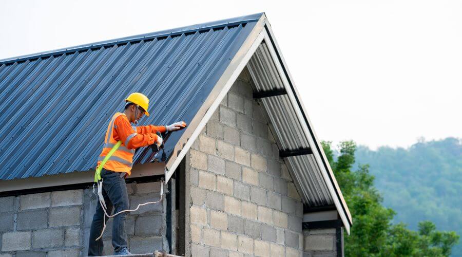 Expert Emergency Roof Repairs services in Cutler, IL
